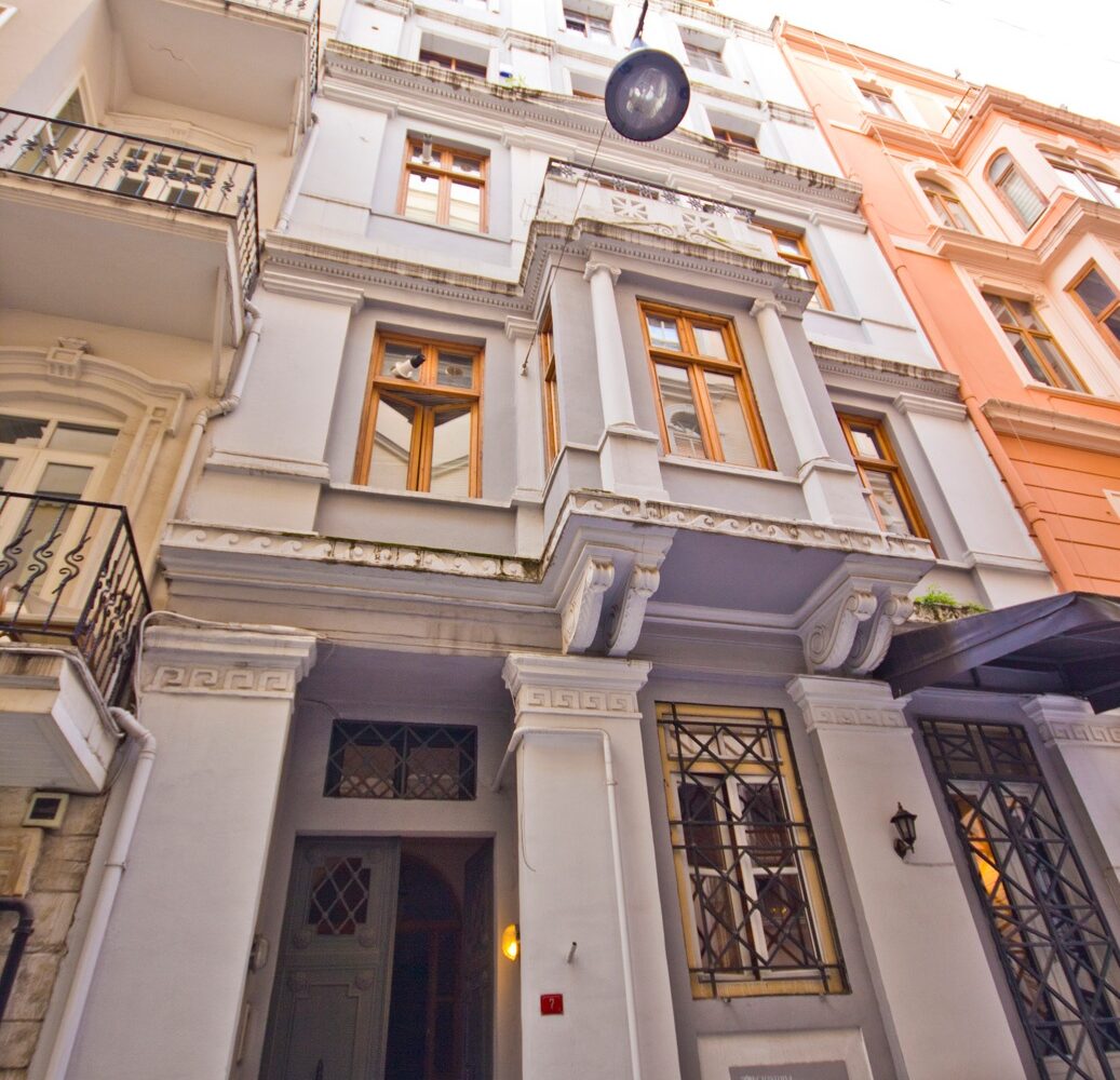 Istanbul-Galata-Tunel-property-2-bedrooms-for-sale-8