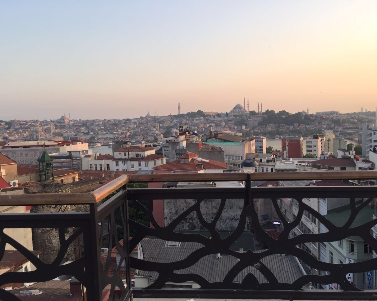 Istanbul-Galata-real-estate-2-bedrooms-for-rent-3