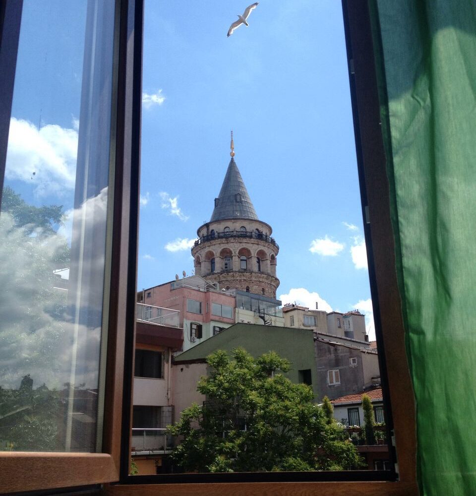 Istanbul-Galata-real-estate-2-bedrooms-for-rent-4